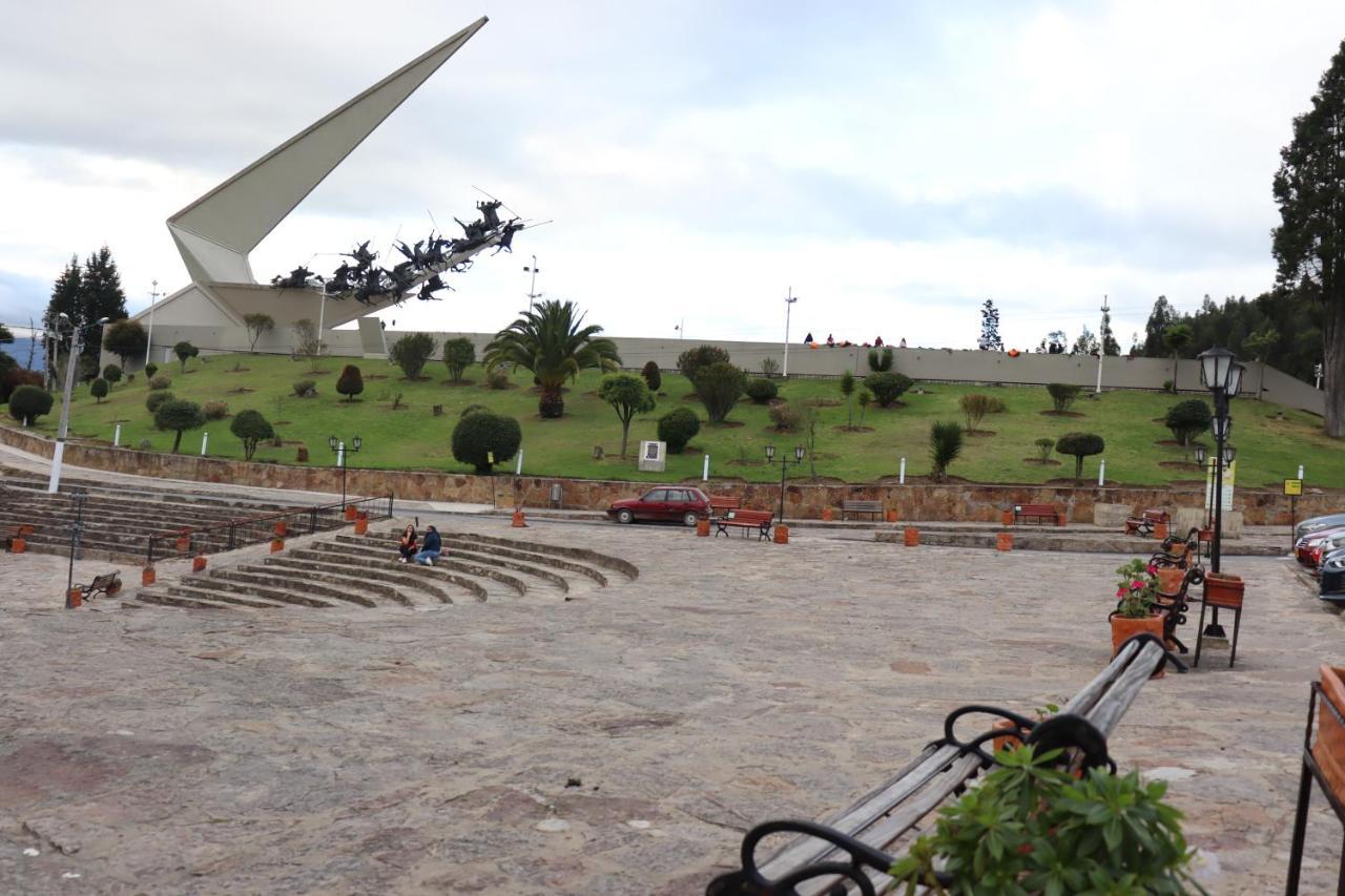 Hotel Lancers - Pantano De Vargas Paipa Boyaca Exterior photo